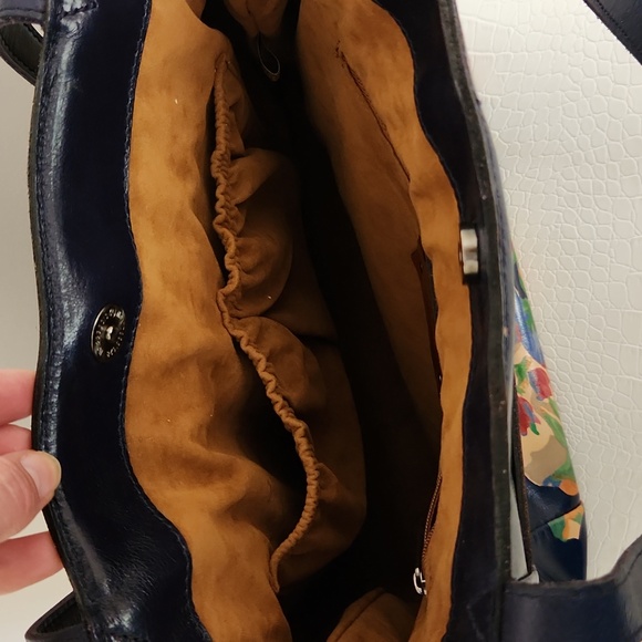 Patricia Nash navy floral handbag - Picture 5 of 7